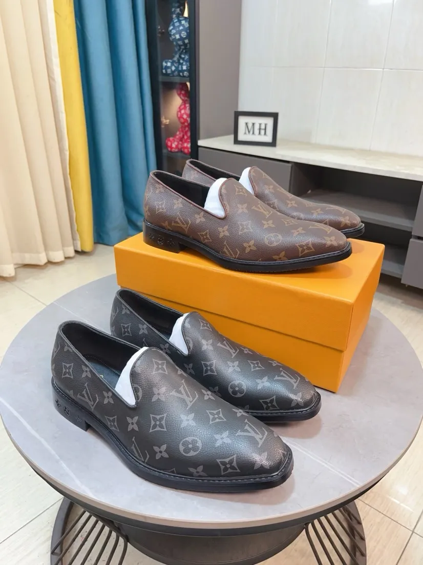 Ex-factory price 720🌹🌹High version [LV] Louis Vuitton's popular casual leather shoes🎖Fashionable and elegant🎖🎖Material: Original imported open-edge beaded cowhide, washed cowhide leather lining, original open-molded rubber outsole, high-end and classy, ​​elegant quality, instantly transforming into a handsome man ❤❤Standard\nNumber: 38-44